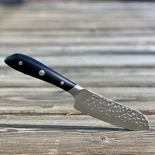 Нож HATTORI Сантоку 13см hammered (420J2 сталь) Нож HATTORI Сантоку 13см hammered (420J2 сталь)