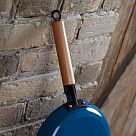 Сковорода-гриль 24x3,5см с деревянной ручкой (эмалированный чугун)